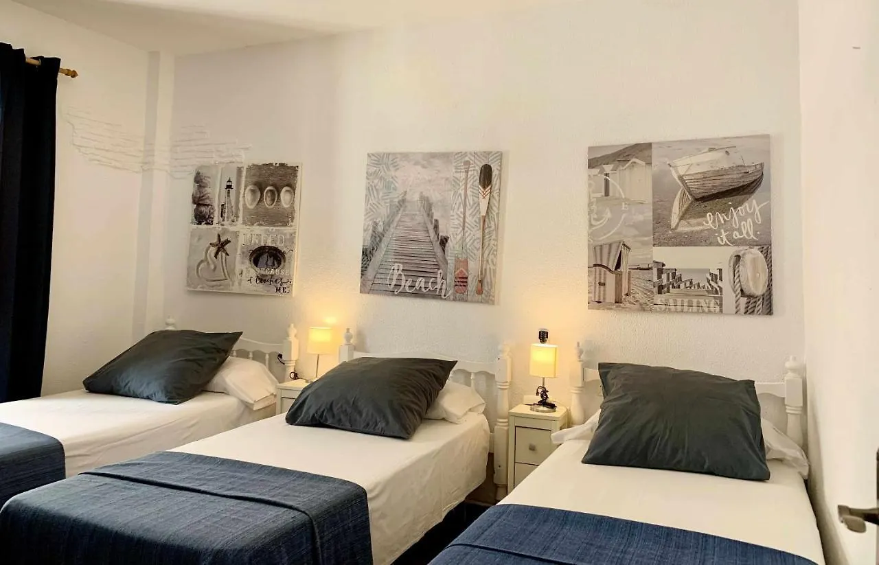 Urb Las Canas I Apartamento F2 contacts